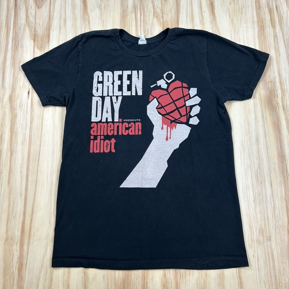 Vintage Green Day Black Red Graphic Tee